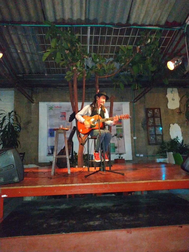 LaAldeaBogota's tweet photo. Lucho Guarnizo en su concierto de Rumba Flamenca desde La Aldea Internacional #Bogota #MovidaBogota #LaCandelariaBogota #AldeaInternacional #AldeaCultural https://t.co/r6rXWNOqwy
