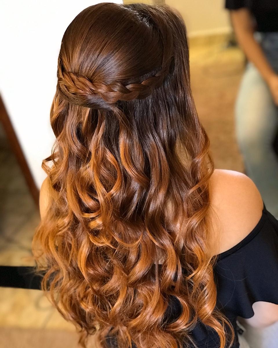 maygnes's tweet photo. Oi pessoal!!!! Sempre gostei de mexer com cabelo e agora comecei investir no que eu realmente gosto. Faço penteados, tranças pra todos os gostos e ocasiões, festa, festival, casamento ou só pra da uma mudada no visual, quem puder me ajudar compartilhando 💖🤞😍 https://t.co/5ccWpwOIvj