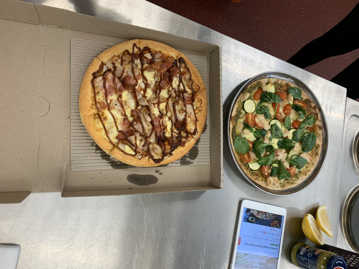 sam_jstew's tweet image. Homemade pizza = $8 and 20min, Delivered pizza = $31.04 and 23min. Homemade is quicker, far more nutritious and cost effective #SmartEatingWeek @DAA_feed @NMNTEatWell