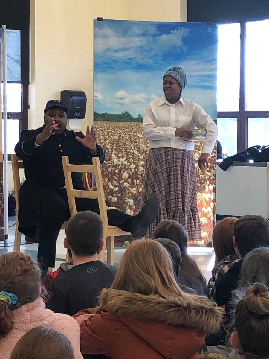 MrsEbert5th's tweet photo. Amazing performance by GreatWorks theater! We loved learning more about the heroine Harriet Tubman!!! @starhuskies https://t.co/2oDsVdQLc3
