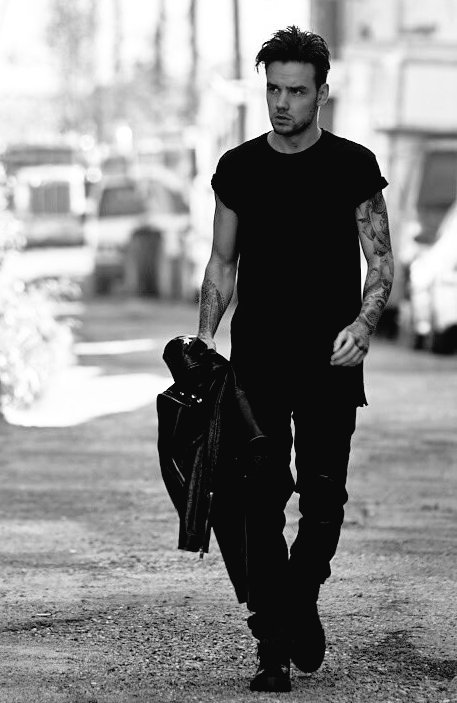 promoliambr's tweet image. Quanto mede o Liam na &amp;gt;&amp;gt;&amp;gt;&amp;gt;sua&amp;lt;&amp;lt;&amp;lt;&amp;lt; opinião? #StreamTellYourFriends #LP1