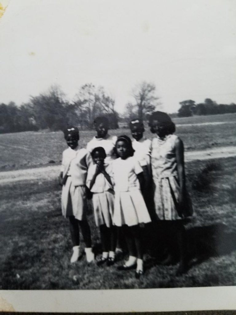 BlogFrancie's tweet image. For Nearly 15 Years My Family &amp;amp; I Lived In Shacks With No Running Water Or Electricity. I Was Around 14 Years Old When My Family Was Finally Able To Benefit From Safety Net Programs. Read More→  franciemae.com/2020/01/20/som… #SafetyNetPrograms #Poverty #FairHousing