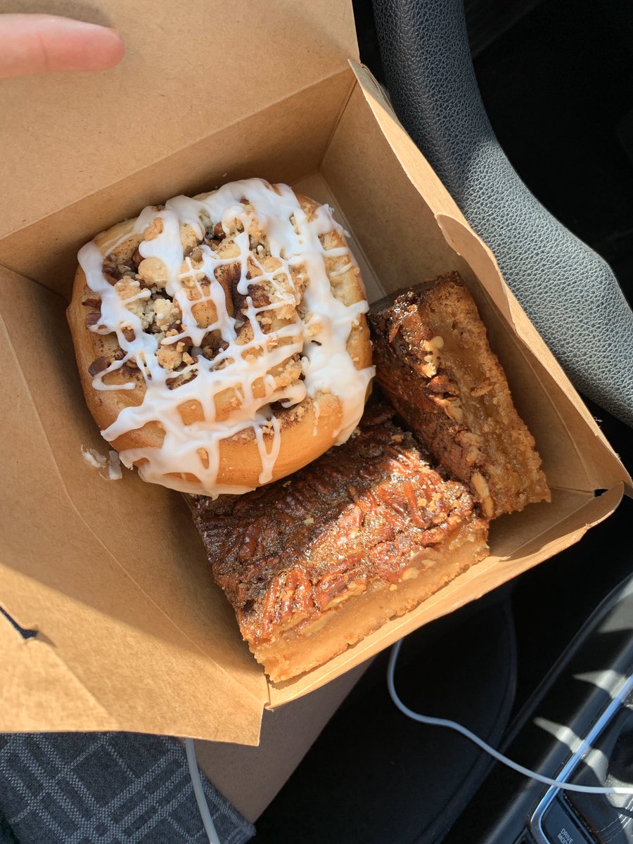 PlugSugar's tweet image. Y’all go follow my Instagram for my business account! Hmu with any questions of orders from vegan, to gluten free and everything in between ✨ 

Ig: @sugarplugsa 

Love y’all and thanks for the support