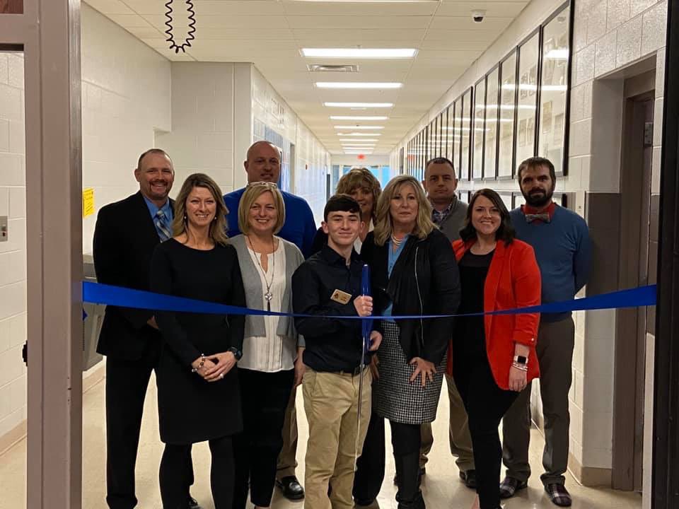 ChamberofC's tweet photo. Congrats to the Lakewood Local School District on the grand opening of the Lancer Lab Innovation Center! This space is now an innovative, collaborative space providing great opportunities to the students of the district such as engineering, manufacturing &amp; robotics classes. https://t.co/x7zHgJ4jQ4