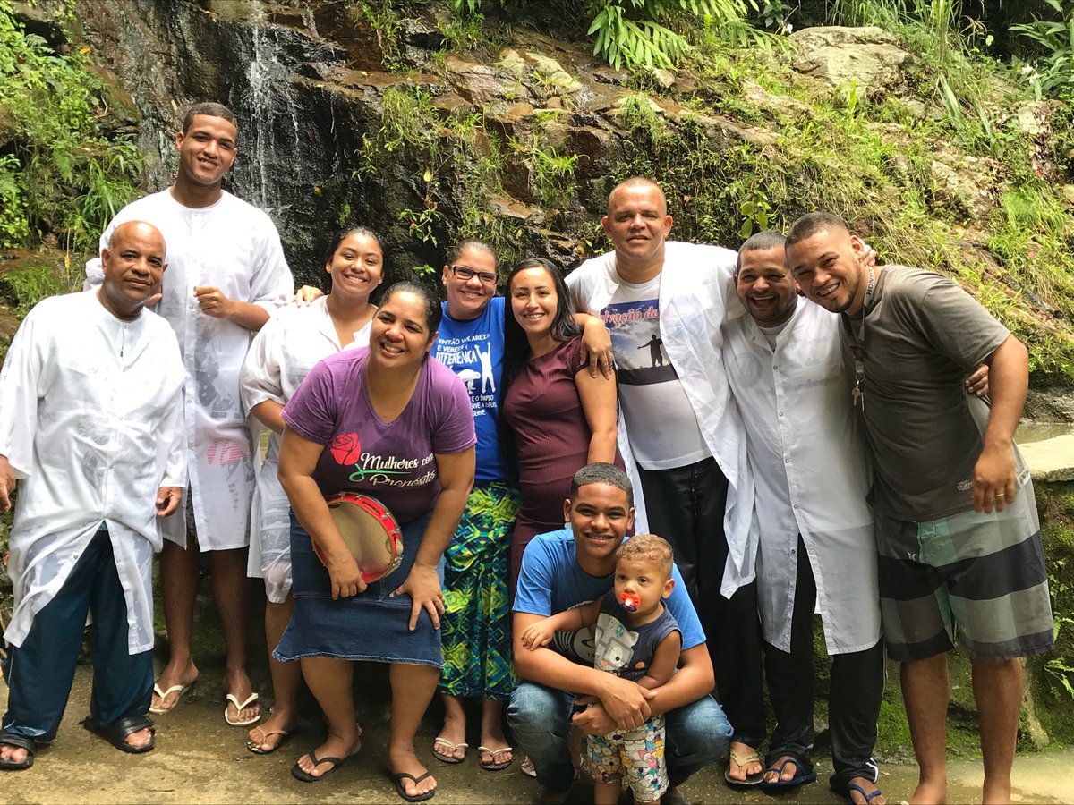 bcdokrt22's tweet photo. Um dia que vou levar pro resto da minha vida gratidão a Deus por tudo que ele fez na minha vida e pela paciência que ele teve em mim não tenho palavras pra descrever o quanto amo esse Deus quero passa resto da minha vida louvando adorando esse Deus maravilhoso 😍❤️💕❤️ https://t.co/9QVNWr5Iw0