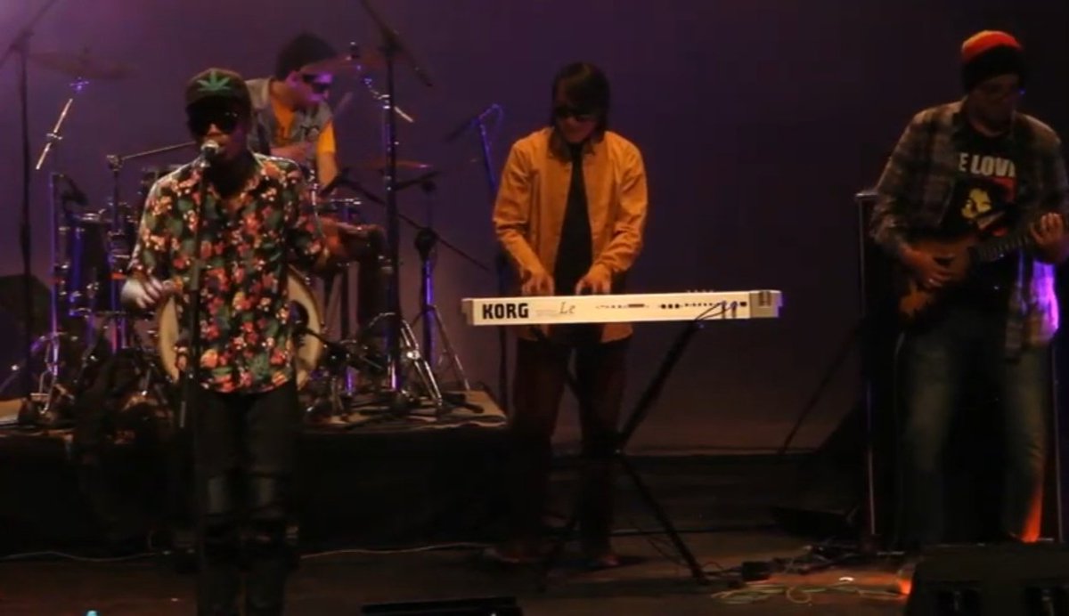 monkeyrootsss's tweet photo. ¡¡¡NUEVO VIDEO... NUEVA MÚSICA!!!
Escapando a soñar (en vivo)
https://t.co/FCjgoI6Lgx
#MonkeyRoots #ReggaeEcuador #Show #EscapandoASoñar https://t.co/SEzZ4gjpd3