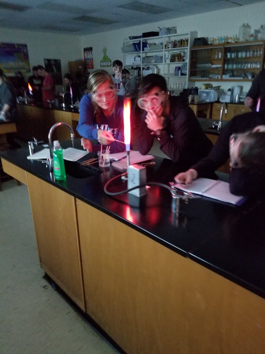 high_hhs's tweet image. The colors of Chemistry