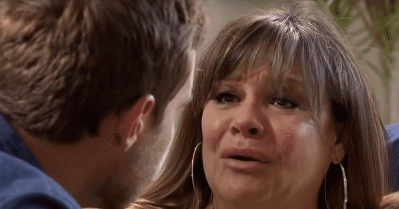 At this point I only want to know who Peter’s mom is talking about #TheBachelor