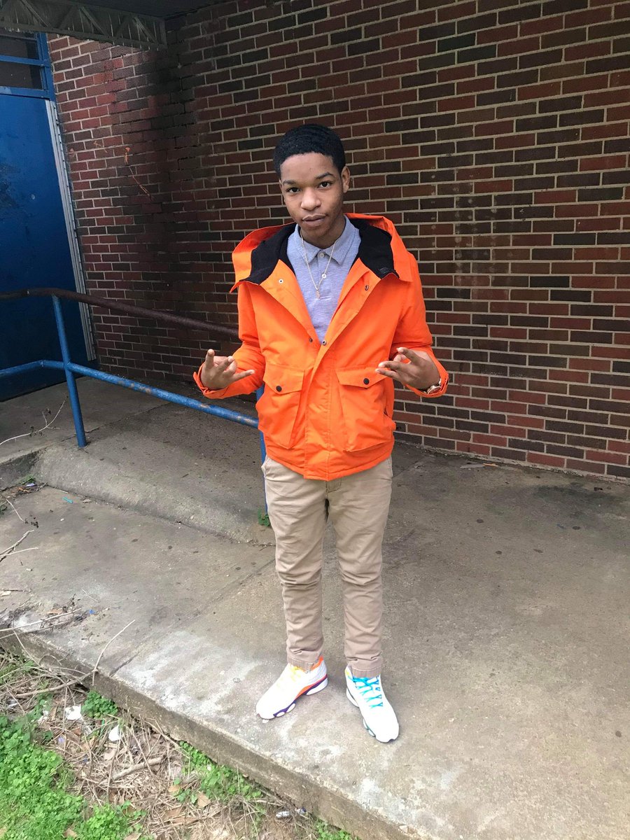 ShineYfn's tweet photo. Bitch Tried Too Play Me I Was Like NO WAY🙅🏾‍♂, Get Up In My Way It'll Be A COLD CASE🥶🕺🏾 #BSO📈 #RCA #SB #FREELIJA #FREEBUDDY https://t.co/45RlAVuj6n