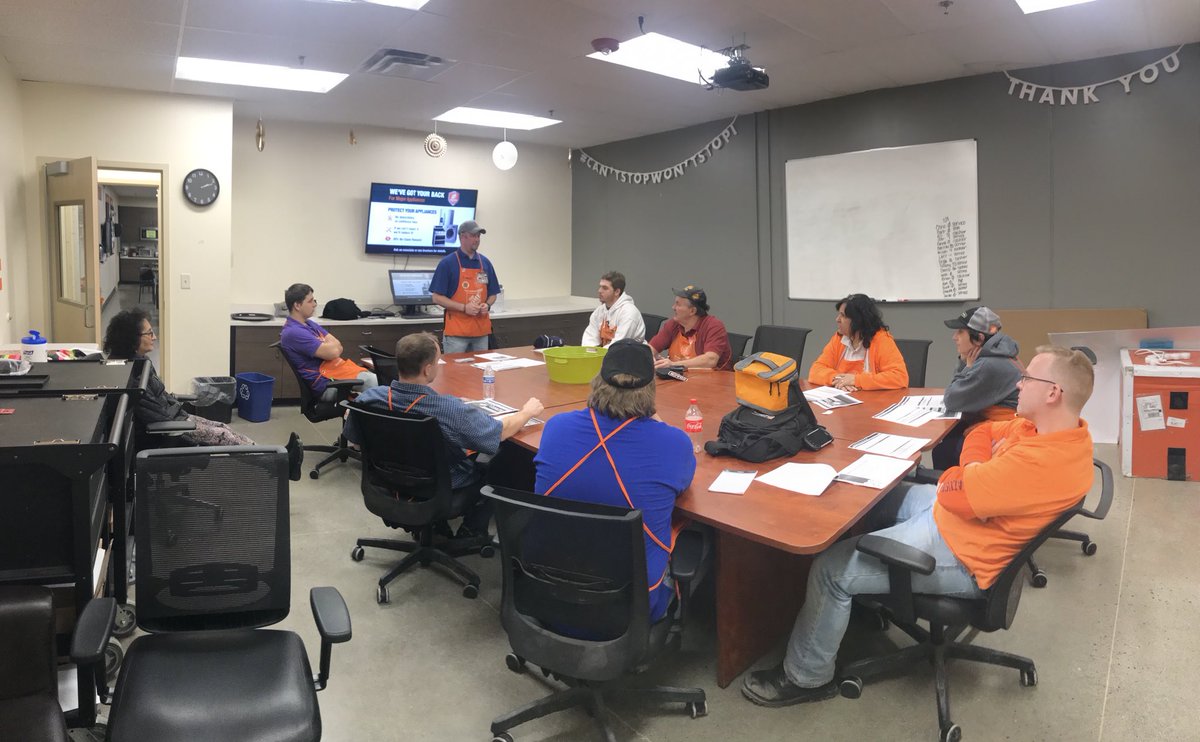 ⁦<a href="/THDMontana/">Chris Montana</a>⁩ holding a great spring kickoff “New Associate Coach” meeting!! Great job team. Looking forward to a successful hiring season 👍🏼⁦@HRJohnH⁩ ⁦<a href="/scottraymond213/">Scott Raymond</a>⁩
