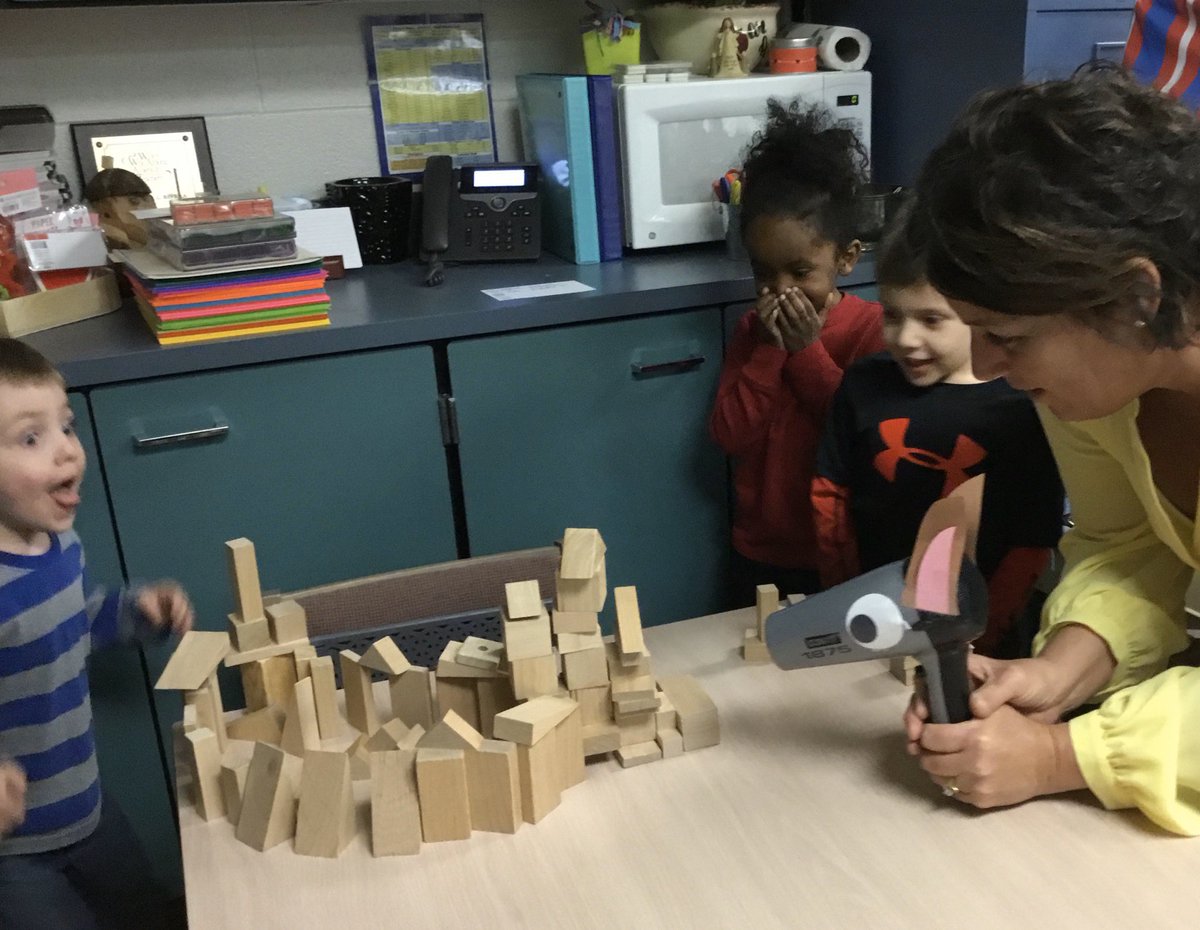 riveraprek's tweet photo. Take 2 with prek students building a house the BIG BAD WOLF won’t blow down. #PMclass #riveraprek @LWPawPride @NKCSchools @NKCTitle1prek https://t.co/a6bfQqKxOB