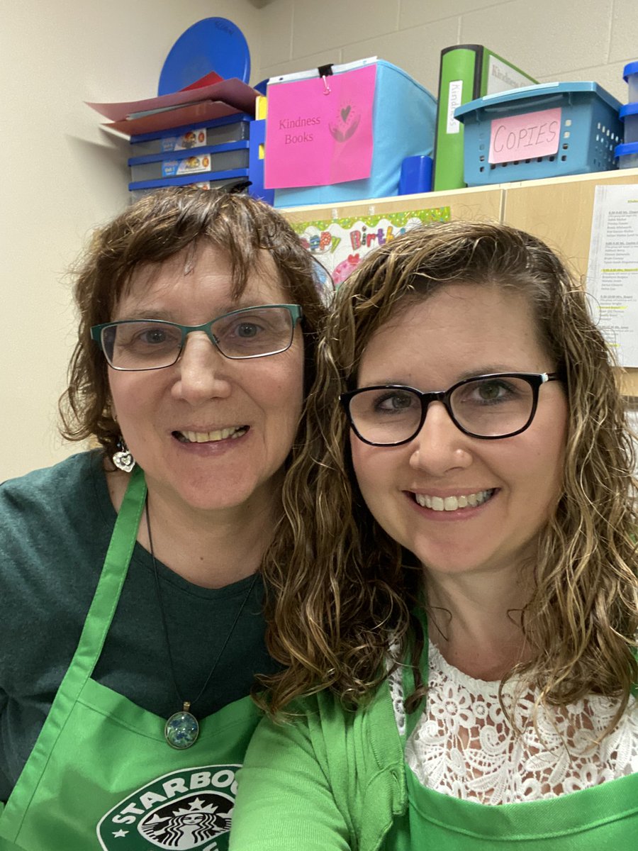 k5richardson's tweet photo. Starbooks...best day ever in K5 🤩 #wearegreenbrier #schoolofkindness https://t.co/BuJMmMBFpD