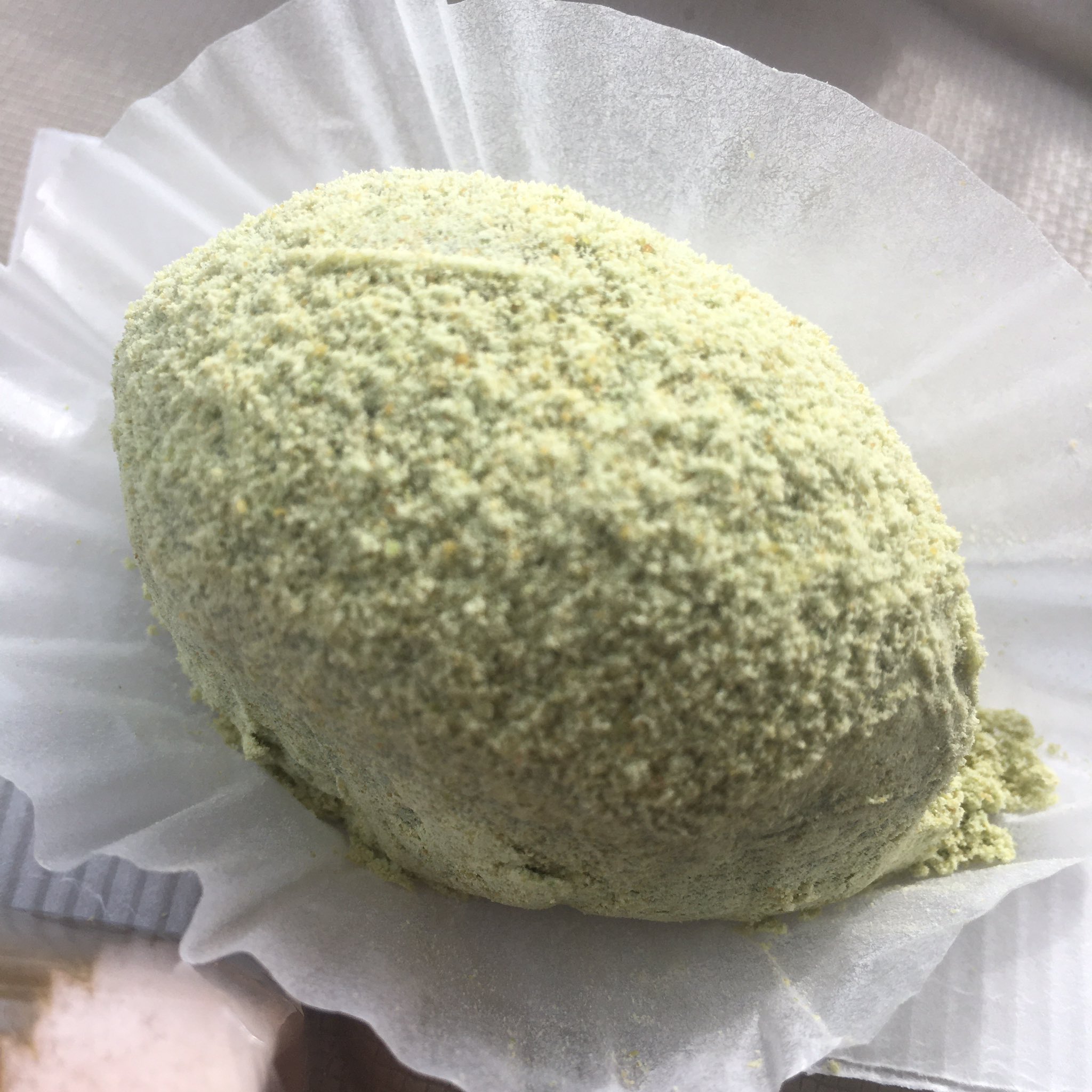 おおさきhotpocket 石崎屋さんの春の便り うぐいすもち さくらもち 今年はもう食べましたかー さくらもち は 桜あんと小倉の2種類あります 変わり種の桜か 葉っぱの酸っぱさとの相性が最高の小倉か 是非食べ比べてみて下さい 宮城県 宮城 大崎市