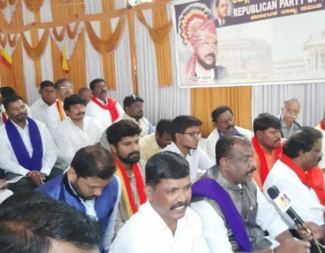 Jagadis52469223's tweet photo. ಕರ್ನಾಟಕದಲ್ಲಿ ಕನ್ನಡಿಗರಿಗೆ ಉದ್ಯೋಗದಲ್ಲಿ ಸಿಂಹಪಾಲು ಮೀಸಲಾತಿ ಆಗ್ರಹಿಸಿ ಇದೇ ಫೆಬ್ರವರಿ 13 ಗುರುವಾರದಂದು ಕರ್ನಾಟಕ ಬಂದ್.

ಇದಕ್ಕೆ ನನ್ನ ಸಂಪೂರ್ಣ ಬೆಂಬಲವಿದೆ👍
ಜಗದೀಶ್ ರಾಜ್
ಕನ್ನಡಿಗ, ಕಾರ್ಯದರ್ಶಿ - ಶ್ರೀಗಂಧ ಕನ್ನಡಾಭಿಮಾನಿಗಳ ಸಂಘ, ಸಾಮಾಜಿಕ ಹೋರಾಟಗಾರ
#karnataka #bandh
#karnatakaJobsForKannadigas
#jobs #kannadigas https://t.co/HPFqmJJ4Iy