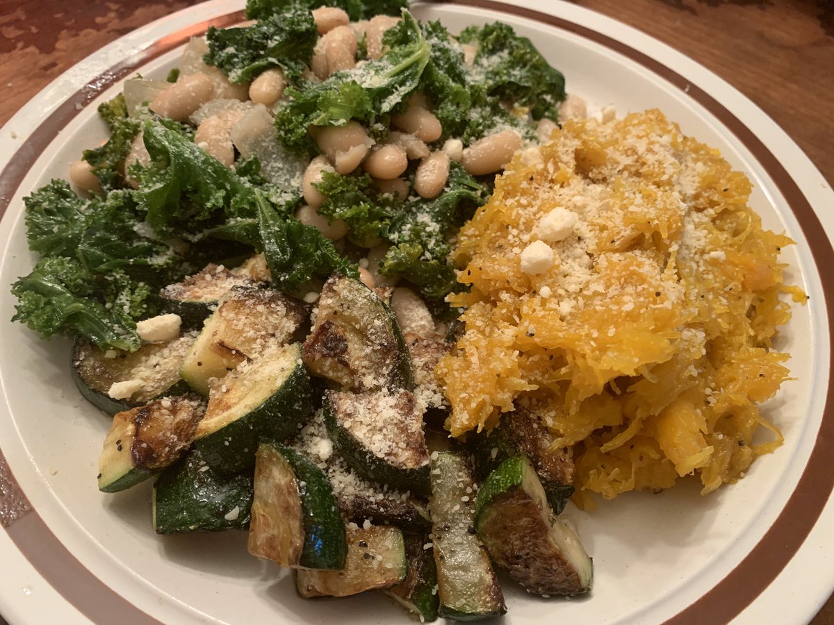 stanton_kitchen's tweet image. Roasted spaghetti squash, sautéed kale &amp;amp; cannellini beans, and sautéed zucchini! #stantonskitchen #prepatl #food #foodservice #chef #culinary #delivery #catering #atlanta #atl #homemade #delicious #foodie #foodporn #foodtruck #foodtrailer #vegetables #veggies #healthy #fresh