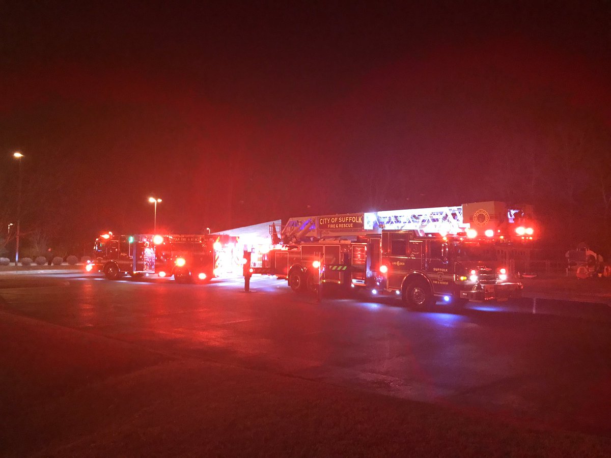suffolkvafire's tweet photo. Crews are currently on the scene of a reported commercial structure fire on Meade Pkwy, units on arrival reported light smoke showing from a vent in the roof. Bathroom fan had caught fire with extension in the ductwork. No injuries reported, Fire is under control. https://t.co/P2pGAikZCM