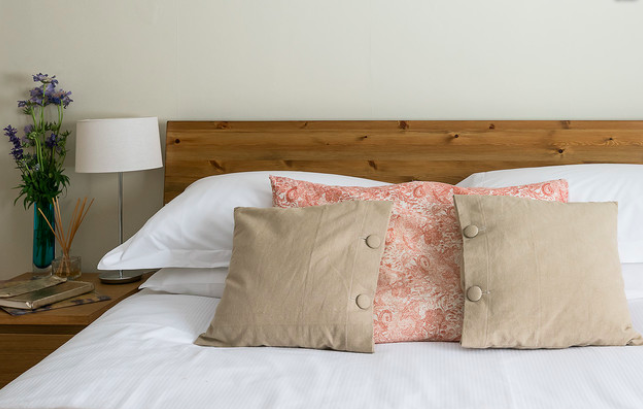 LincolnLoans's tweet photo. Looking to do a little pre-spring cleaning? Check out this guide from @Houzz to check off your #February to-do's  📝

https://t.co/0pDdRCCeOR

#LincolnCapitalLending #Mortgage #Loans #CreditScore #FirstTimeHomeBuyer #HomeForSale #ForeverHome https://t.co/FUMIJVJuOo