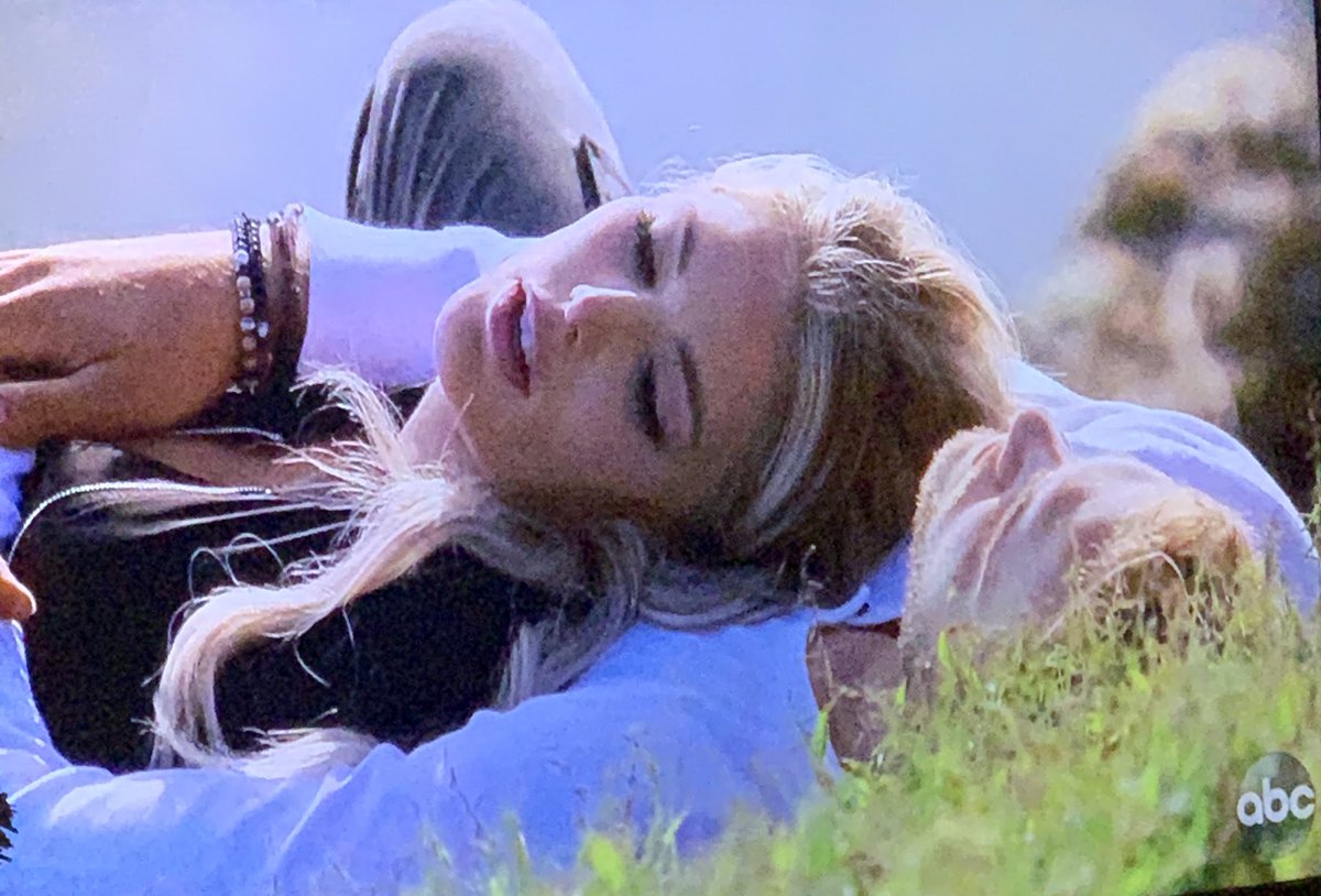 Gunna tell my kids this was Edward Cullen &amp; Bella Swan #TheBachelor  #TheBachelorABC