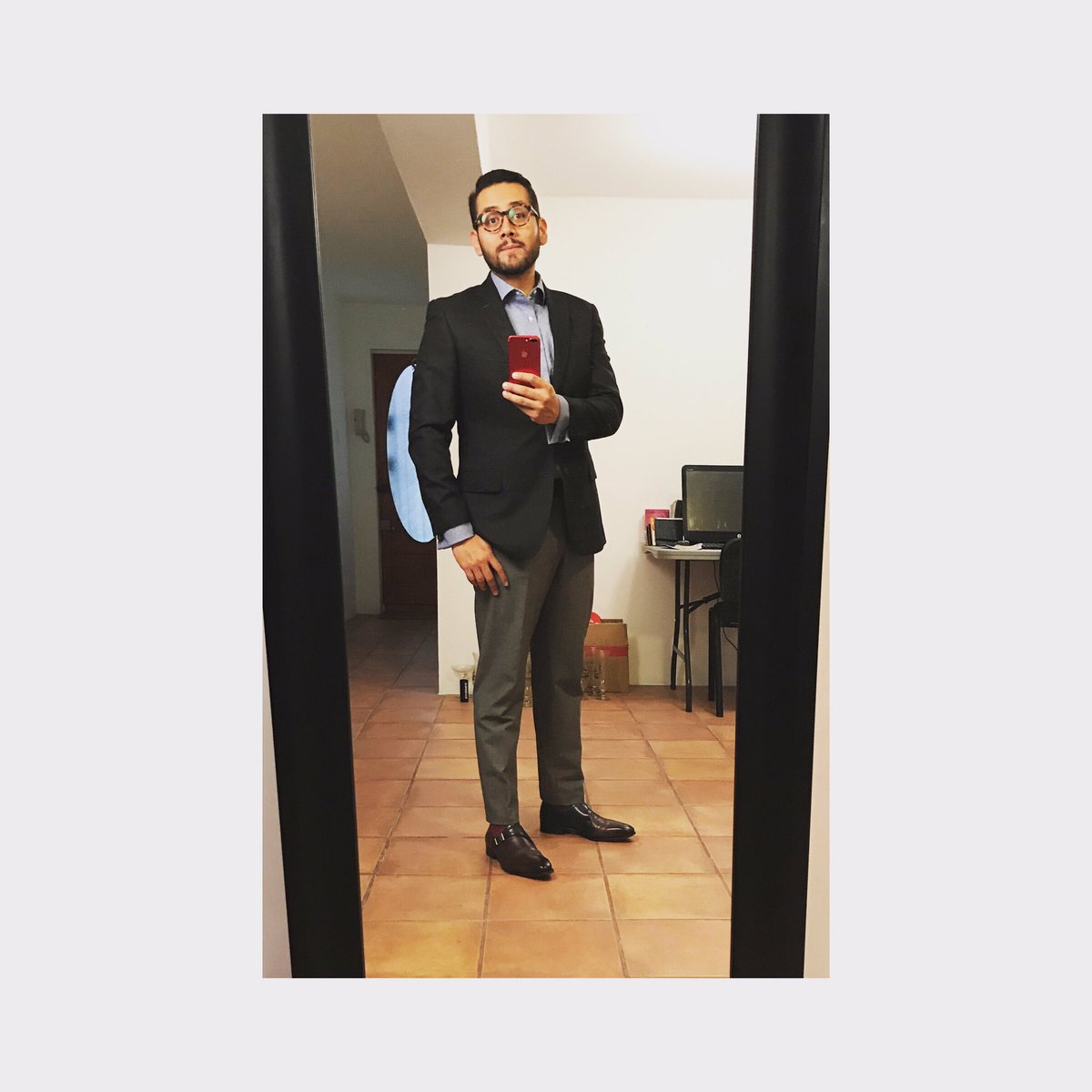 audlar's tweet photo. Me again 👔👞👓🧳
#suit #tie #suitaddict #suitfetish #fashionman #fashionmanstyle #style #styleinspiration #fashionmanshoes #shoesaddict #loafershoes #gaysuitfetish #stylish #gayman #gaylife #cmdx #gaymx #instamoment #instagay #gay #followforfollowback #handsomeman #selfie https://t.co/a15Ierqzqr