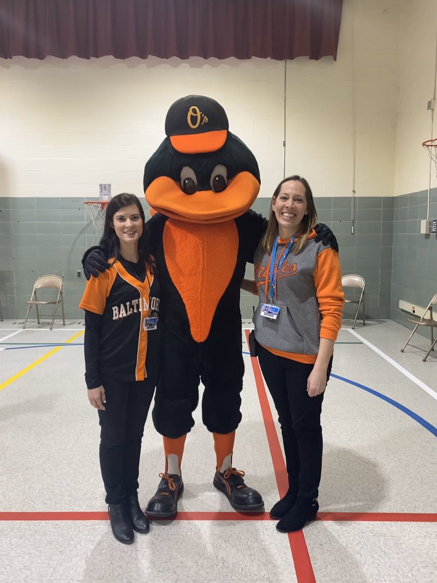 racheljudith5's tweet photo. Pedestrian safety is fun to learn about when you have this special guest! #bird2school @GrangeES @MDOTNews https://t.co/9P6rmEUAol