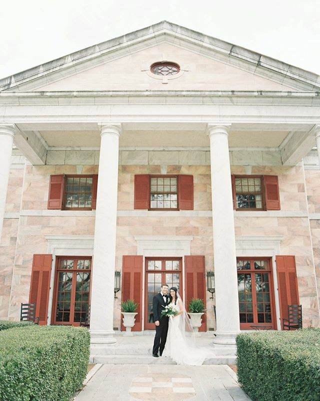 TateHouseEvents's tweet photo. Most couples who visit us are surprised at how affordable our wedding packages are. We've worked hard to bring decor and florals, catering + other aspects in house to make the planning process seamless and help keep costs lower for our couples. Head to o… https://t.co/un6HiFqxlL https://t.co/E9tvkALifC