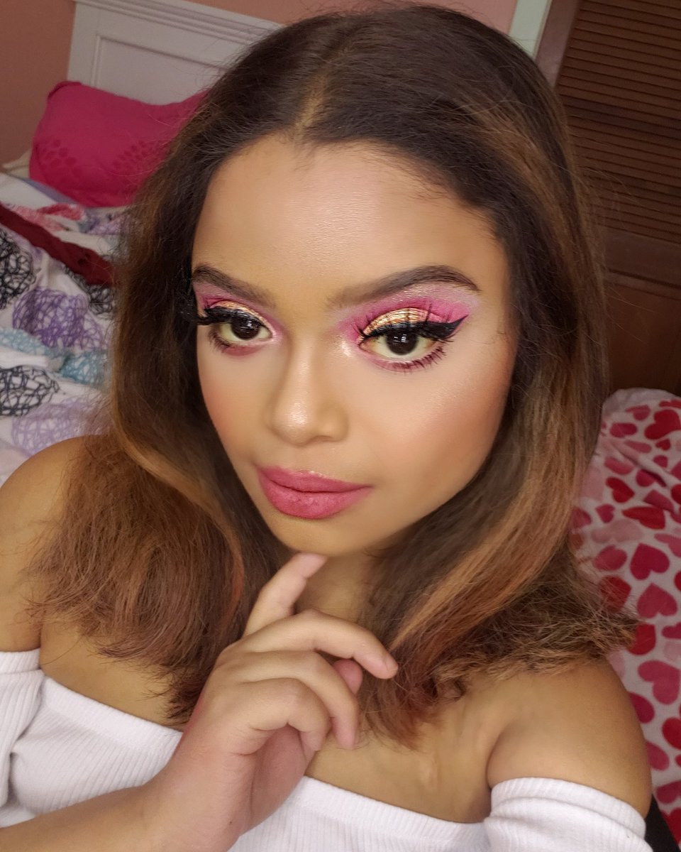 SalmaBashir17's tweet photo. Snatched  in love with the @NyxCosmetics  Bare with me jelly primer, honey dew me up, setting spray and lippie! 
@BenefitBeauty  foundation and brows all day everyday! https://t.co/v86moswQlE