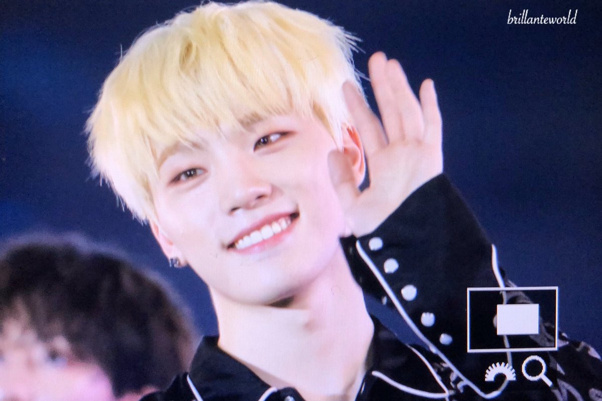 _brillanteworld's tweet photo. 찬이 생일 축하해~~~!!❤️❤️🎉🎉
점점 어른이 될 디노의 모습을 보고 귀엽다기 보다 멋있다 라고 생각이 많아졌어요!! 최근에 별로 만나러 갈 수 있지 않지만 누나는 지금도 디노가 좋아하고 앞으로도 응원 할게😊
#Happy_Dino_Day https://t.co/z3ybNMVIMq