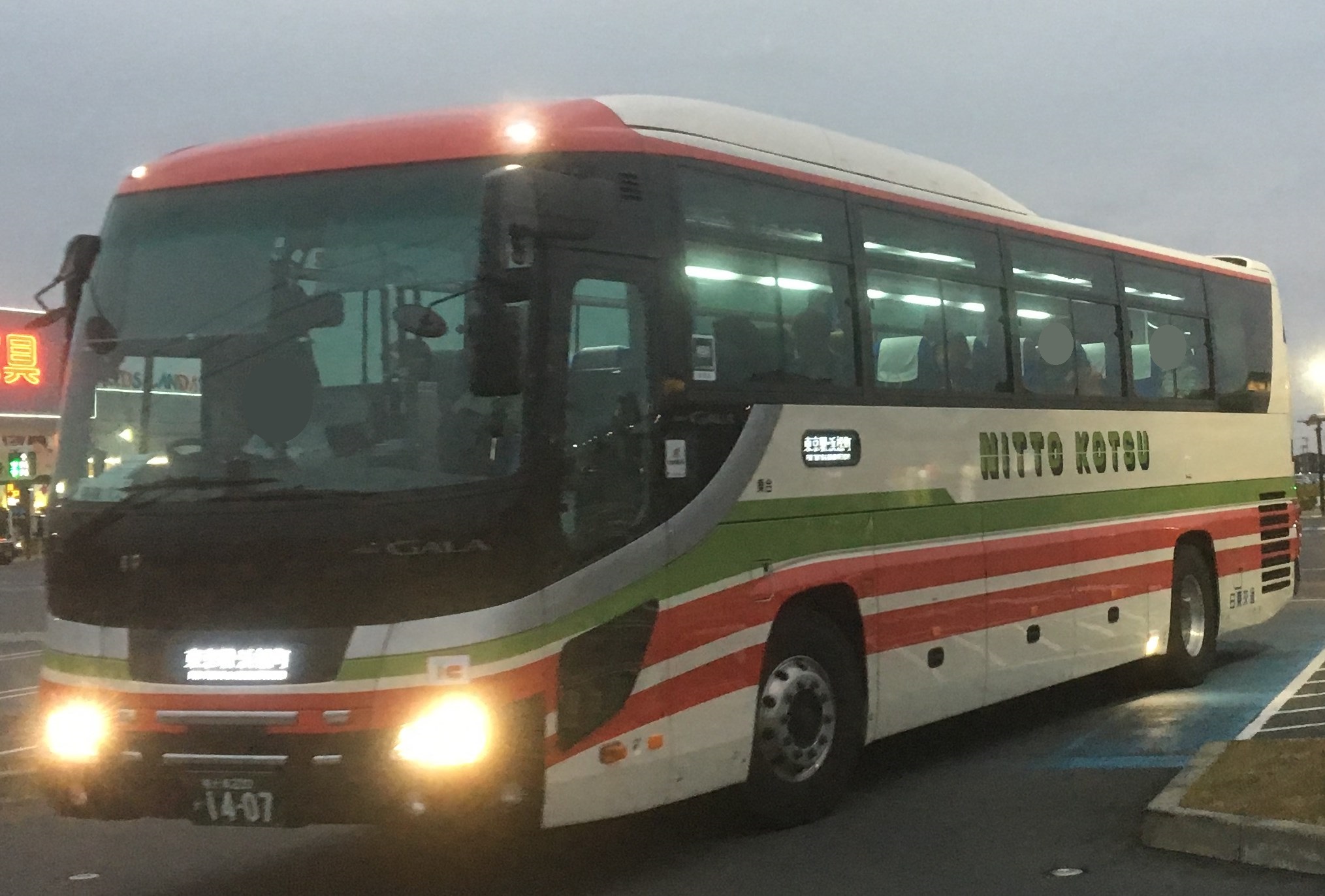 交通のレポーター 19年11月26日 三井アウトレットパーク木更津 日東交通 いすゞ新型ガーラ 2tg Ru1asdj 袖ヶ浦0か14 07 アウトレット木更津 東京線をはじめ色々な路線で目撃されているが 東京駅関係の路線に充当されることが多い感じかな 日東交通