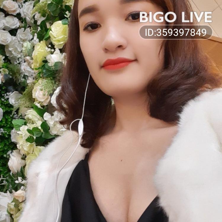 boycunho's tweet photo. Xem ngay 🎀Tina🌷Phan🎀🕷 đang live trên #BIGOLIVE: #music Đã trở lại nè  
https://t.co/lE3uK2ooGz https://t.co/lW3CnzIR4e