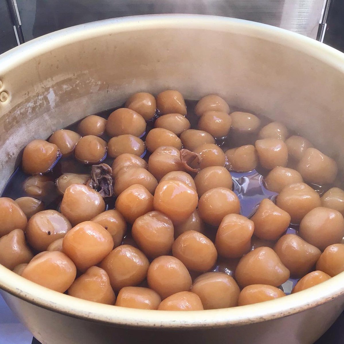 Uzivatel 山形県飯豊町アンテナショップiide Na Twitteru 本日 店頭で玉こんにゃく 0円 販売しています ぷりぷりで味が染みた玉こんは美味しい上にローカロリーでヘルシーです 煮物弁当も数量限定で販売中 天気の良い祝日 ぜひ高円寺純情商店街の山形県