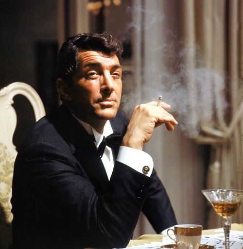 “When the moon hits your eye like a big pizza pie, that’s amore” 

Hold up this strunz spittin.