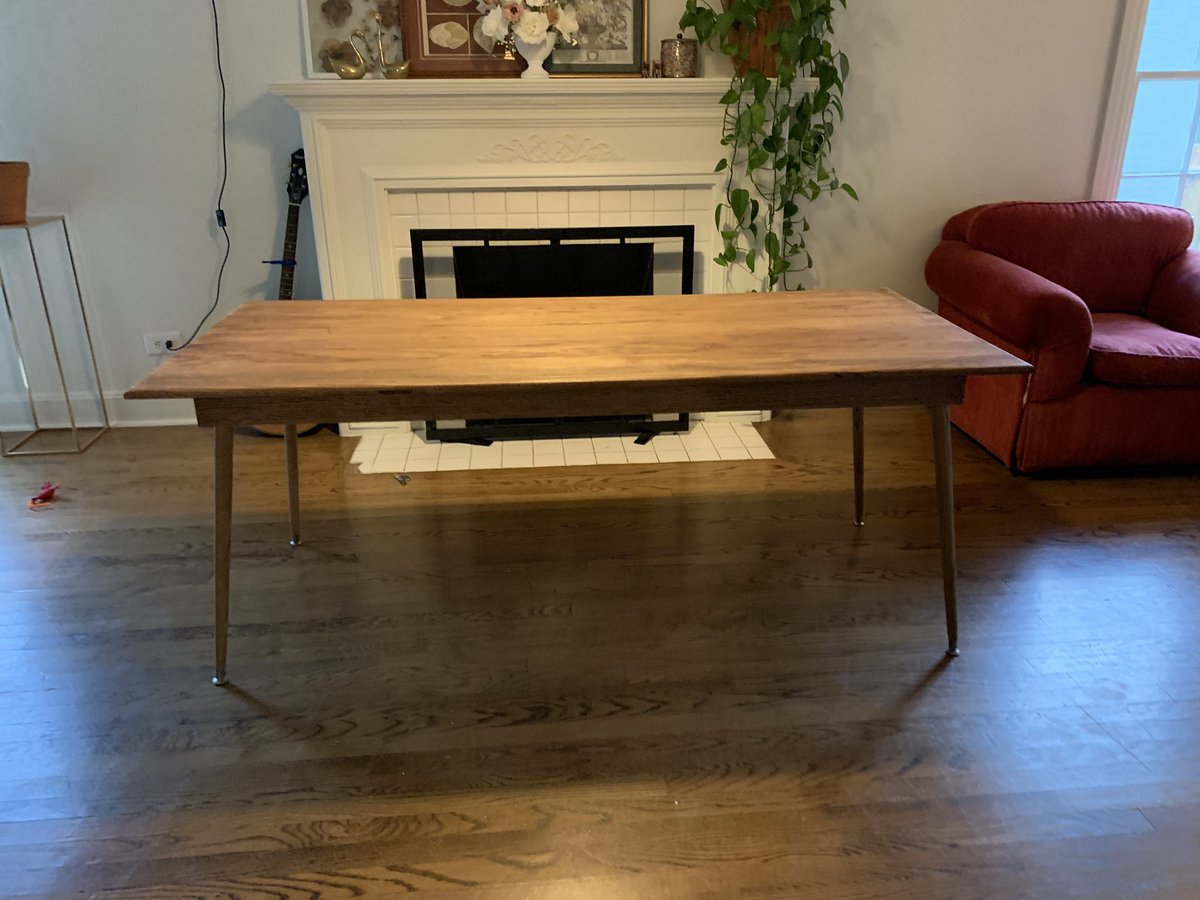 crawford_dakota's tweet photo. Got ahold of some oak and whipped up this table for my honey.
@jilllionare
#idkwhatimdoing
#woodyoulookatthat
#imatool https://t.co/H78jrmdRDG