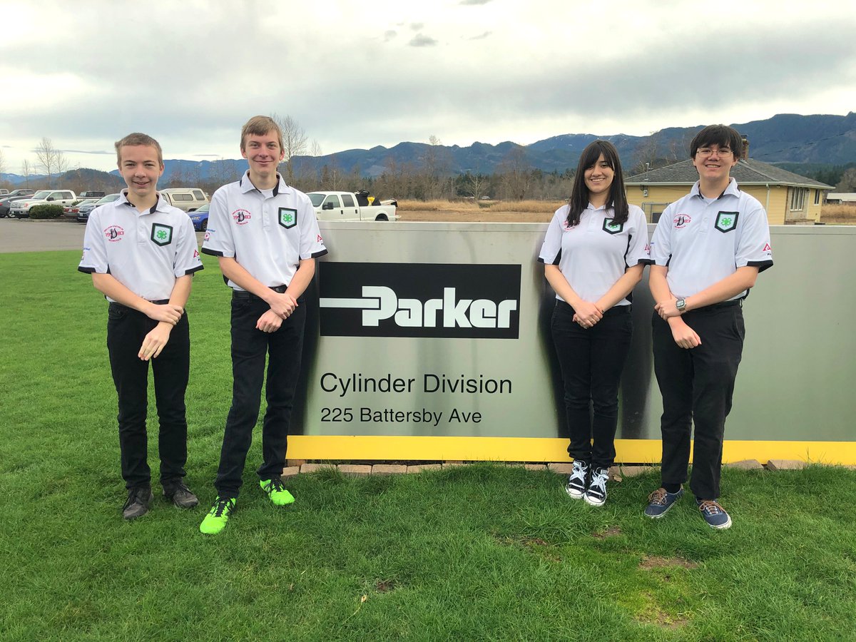 Thank you #HelacCorporation for sponsoring our team! We had a great time meeting with you and demonstrating our robot!

#skunkworks1983 #skunkfamily #stem #infiniteimpact #morethanrobots