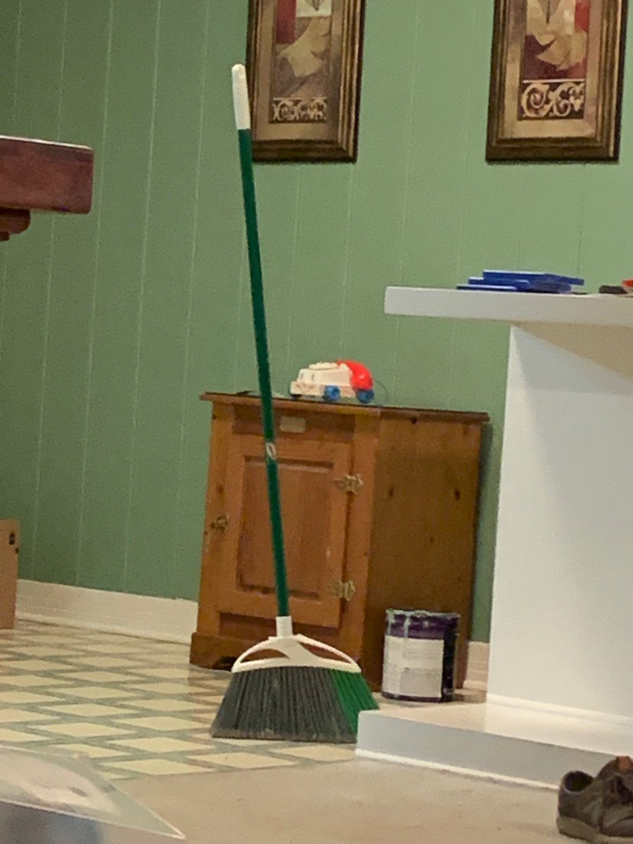 MeredithBolin's tweet image. Lol so my dad saw that the earth is at the perfect axis for brooms to stand up by themselves and now my family is sending pictures of our brooms, enjoy.