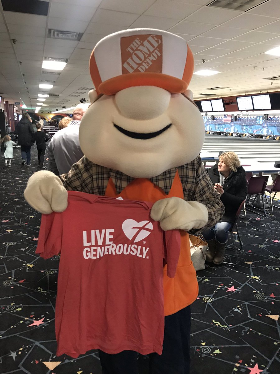 JanaVugteveen's tweet photo. What an AMAZING night of #GivingBack to the #WMML #bowlingFun 🎳#Homer #Strike #TeamDepot @TeamDepotNoDiv @RRadakovitz @mkoldan35 @RobertMcCrea2 @HouleHeather @MiracleLeagueTC @Pabasel12 @bobsaniga https://t.co/Pa0c131XzN