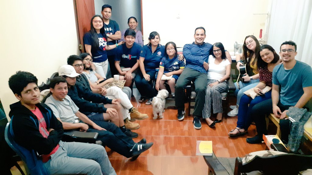 Lenny_Carrera's tweet photo. #10DiasDeOración Los JA💙💛 del #DMElINTI #APCE se reúnen para orar por la disposición de estudiar la biblia todos los días 💪🙏 #PrimeroDios #Rescatados @AdventistasUPN @angievaldezp @PrMarquina @AlanCosavalente @ChumbesCarlos @AdventistasAPCE https://t.co/f3l9ImmxqF