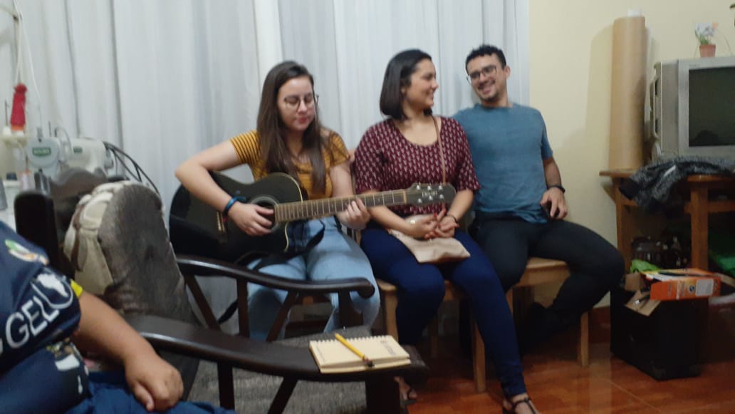 Lenny_Carrera's tweet photo. #10DiasDeOración Los JA💙💛 del #DMElINTI #APCE se reúnen para orar por la disposición de estudiar la biblia todos los días 💪🙏 #PrimeroDios #Rescatados @AdventistasUPN @angievaldezp @PrMarquina @AlanCosavalente @ChumbesCarlos @AdventistasAPCE https://t.co/f3l9ImmxqF