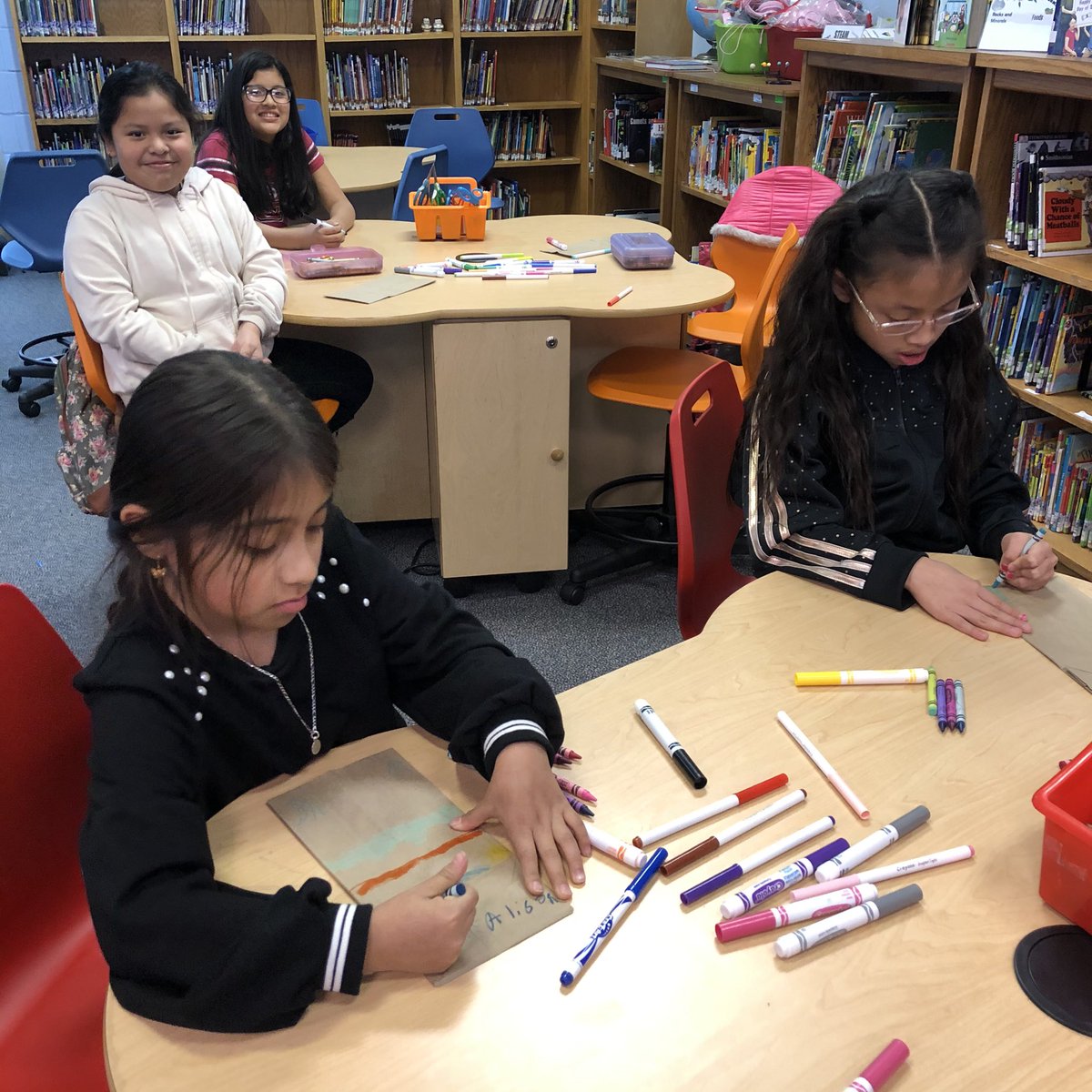 lapasu06's tweet photo. Learning about female inventors in #GEMS @MCESMedia @bcpshillcrest #bestatthecrest #ignitelearningbcps https://t.co/F3QGK00pHo