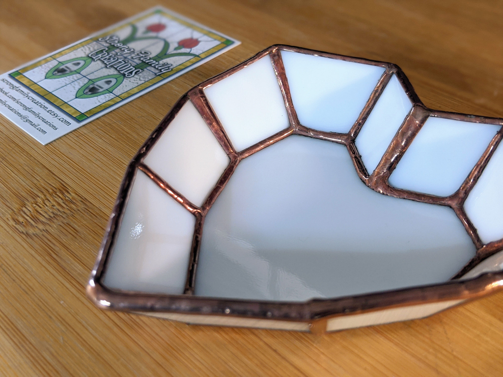 New product alert! 📣📣 Our last Valentine's creation for this year! Inspired by our flower dish, we created this stunning heart #trinketdish. ♥️ ♥️ ♥️ We went with a solid white, but could make it any colour! #valentinesdayiscoming #heartdish #foryourlove #stainedglass