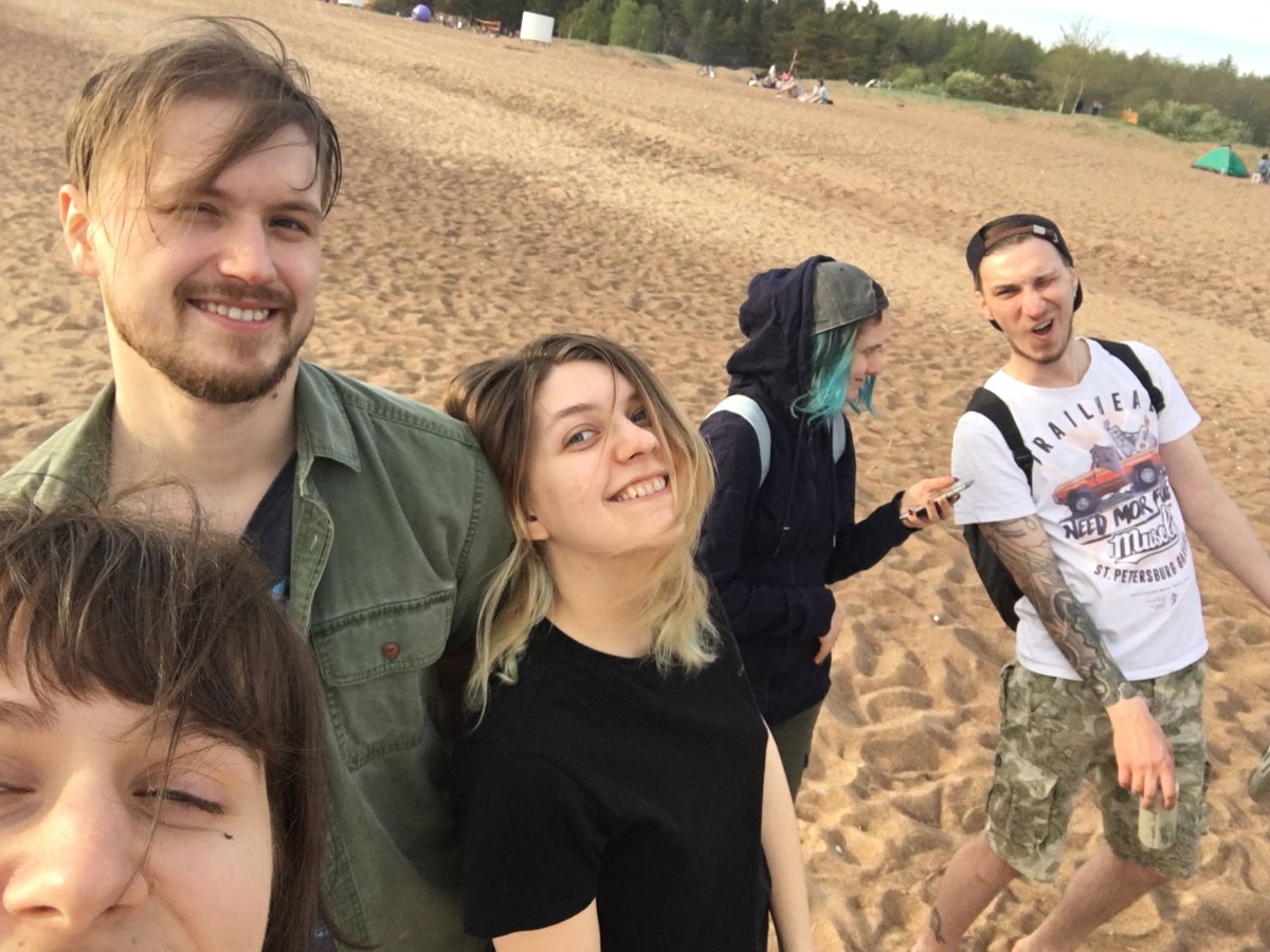 blackhole_games's tweet image. Our Team is almost 9 person now. It&apos;s amazing! We still have our own work and we make VN in our free time. This is a bit hard and we spend a lot of energy. But we never stop or surrender! 
#gamedevteam #indiegamedev  #MindOfIo #blackhole

Summer mood!☀️🏝️