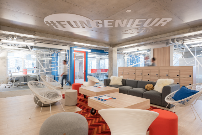 SII_Atlantique's tweet photo. 🎂1 an !🎂 aujourd'hui nous fêtons l'anniversaire de notre emménagement dans nos superbes locaux d'îLink, en plein cœur de l'île de @NantesMetropole. Des espaces de travail créatifs, innovants et labellisés RT2012🌿#2xplusdevélotafeurs 🚴‍♀️ #2xmoinsdeconsoélectrique 💡 https://t.co/SCYdZFuoTd