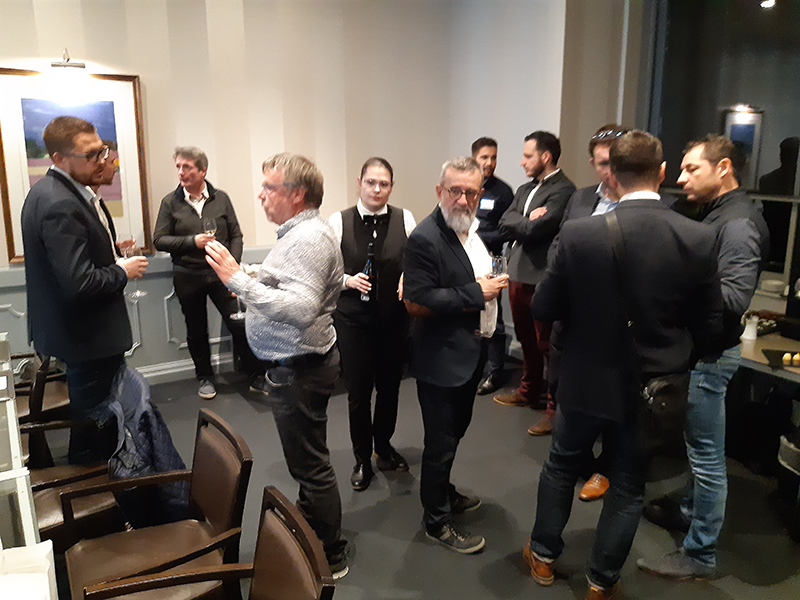 lasotel's tweet photo. Dans la continuité de sa stratégie de dégroupage des #NRO et d'extension de son réseau, @lasotel ouvre officiellement la plaque Vallée-du-Rhône et lance la commercialisation de ses offres #fibre optique (#FTTO/#FTTE/#FTTH-Pro). L'occasion de réunir les acteurs #telecoms locaux. https://t.co/DHiwuf5k5U