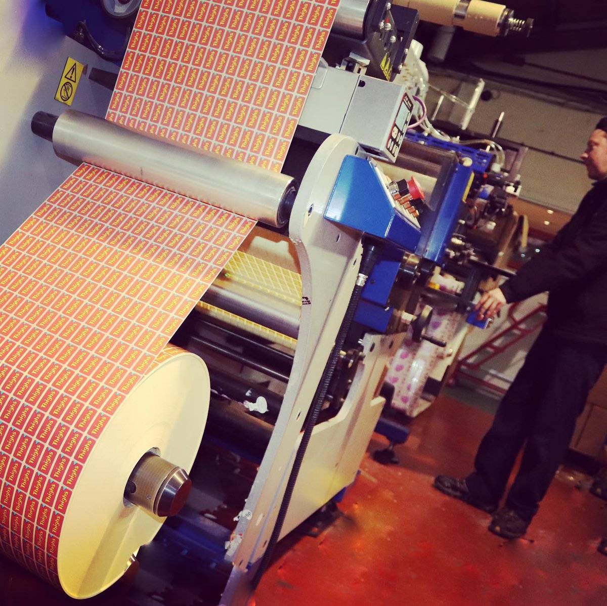 Labelnetltd's tweet image. We print millions of labels a month so are experts in what we do. Whether you want 500 labels or 5 million labels, no job is too small, no order is too big! 
.
.
.
#flexo #flexolabels #labels #labelling #labelmanufacturer #uklabels #rewinder #lamination #glassvarnish #digital