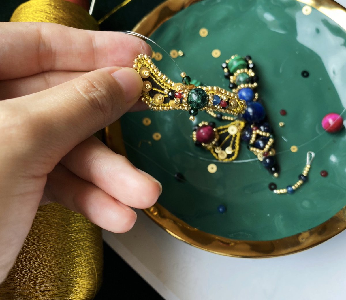 #jewelrydesign #handcraft #embroideryjewelry #hautecoutureembroidery  The designing process of the wings. Not only about the shape, but also the color combination.