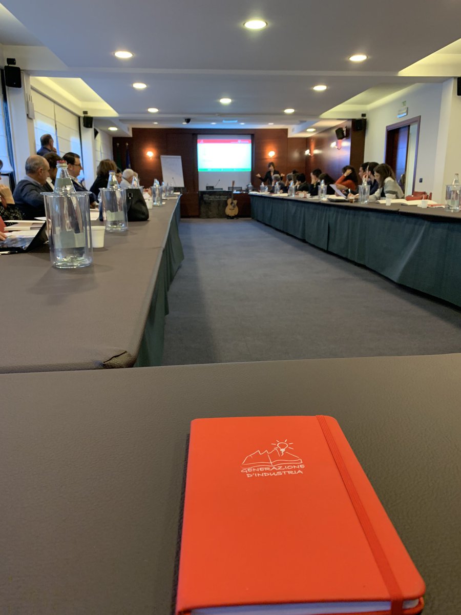 Due giornate di formazione per imprese e scuole partner del progetto #generazionedindustria. Il tema è ascolto e comunicazione tenuto da <a href="/LucchiniHlvs/">Alessandro Lucchini</a>  di <a href="/PaleScrittura/">Palestra Scrittura</a> #univa