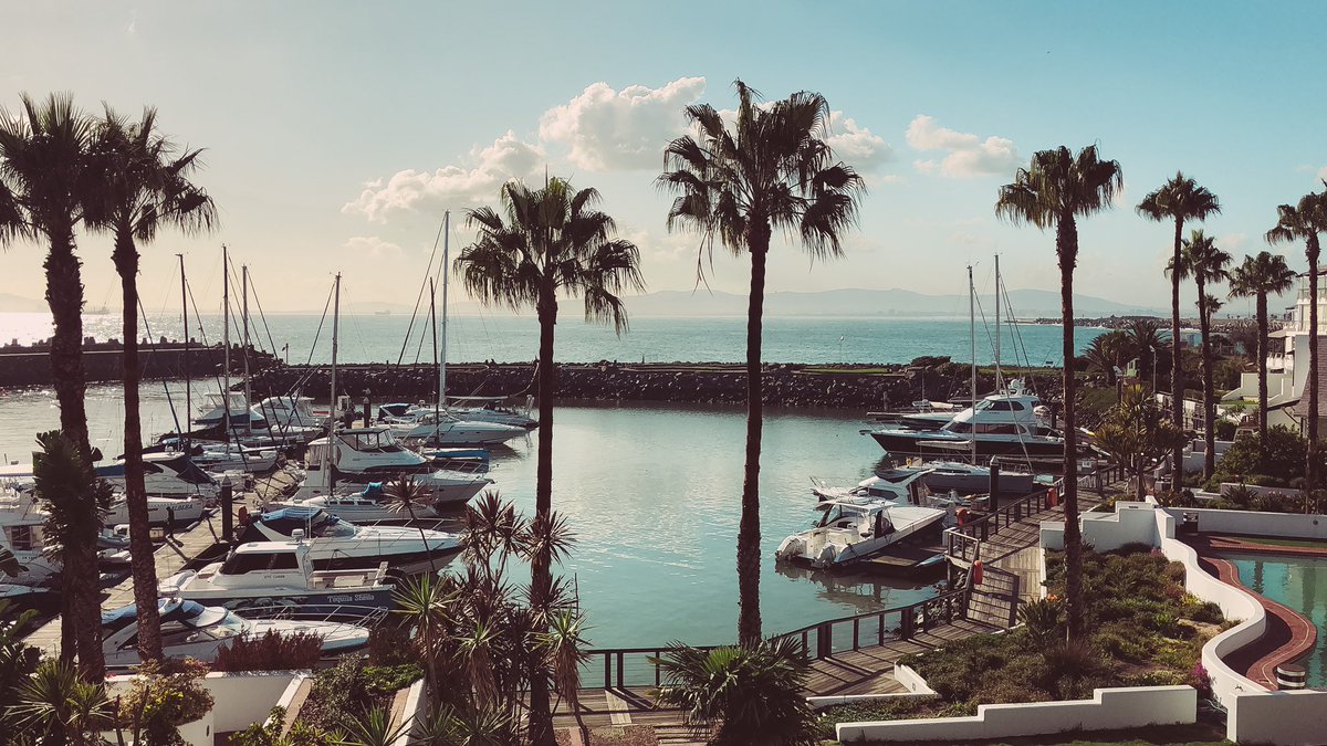 WeTravelModest's tweet photo. If you love waking up to the smell of the ocean and feeling the fresh sea breeze on your skin, The Water Club in Granger Bay, Cape Town is an excellent choice, even in the dead of Winter. #luxurytravel #IamATraveller https://t.co/22Y6xnFOPD
