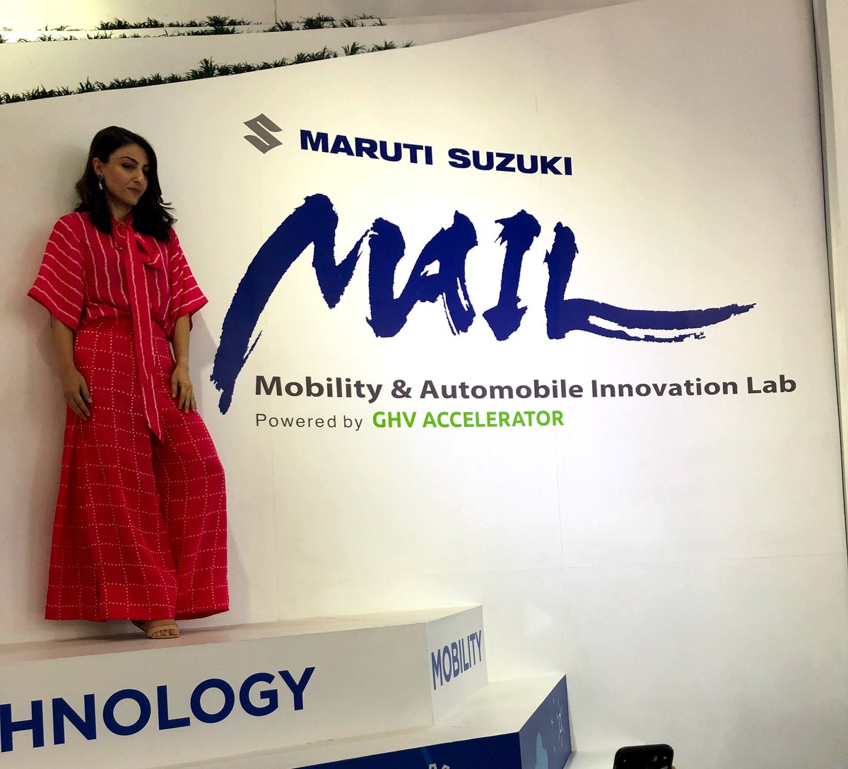 Maruti_Corp's tweet photo. Bollywood sensation @sakpataudi adds glamour to glory at #MarutiSuzuki's MAIL at Hall No. 9, #AutoExpo2020.
#MAILAtAutoExpo #MAILAtAutoExpo2020
#CorporateStartupEngagement #MarutiSuzukiAE20 https://t.co/lp2PWSFILc