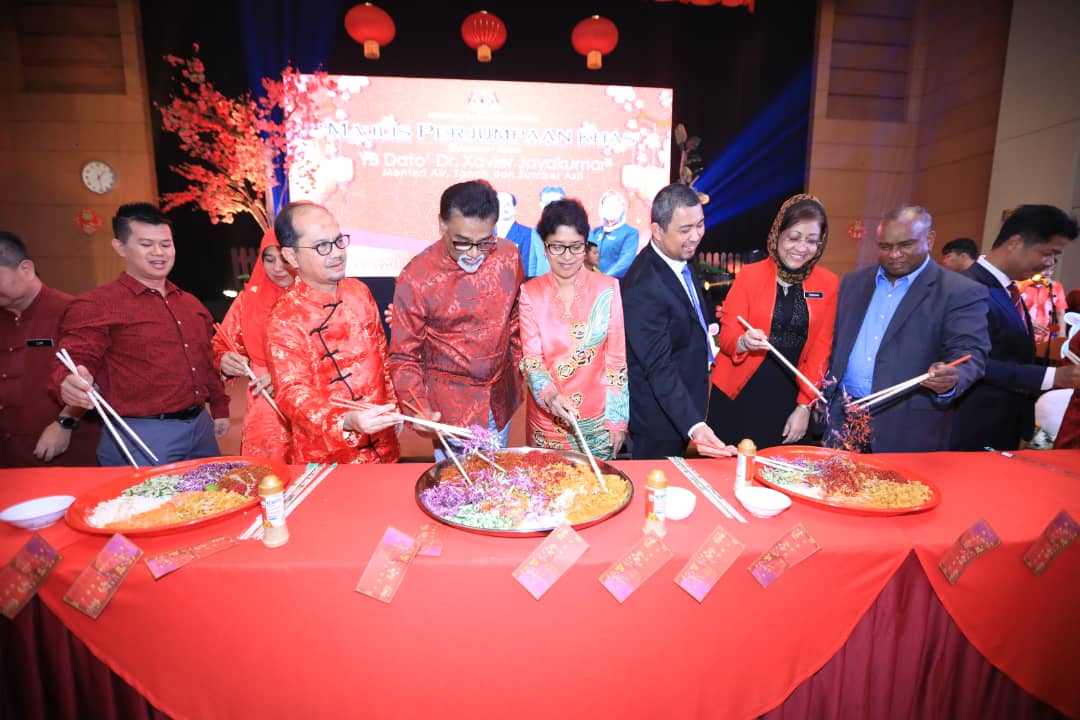 nresmalaysia's tweet photo. Sekitar sambutan Tahun Baharu Cina 2020 di KATS yang dihadiri Menteri KATS YB Dato' Dr. @xavierjayakumar . Turut hadir, Menteri Besar Johor YAB Dato' Dr. Sahruddin Jamal @sahruddinjamal.

@tengkuzulpuri 
@zukiAli_ 
@KSUKATS7 https://t.co/FL0i5MgcYm