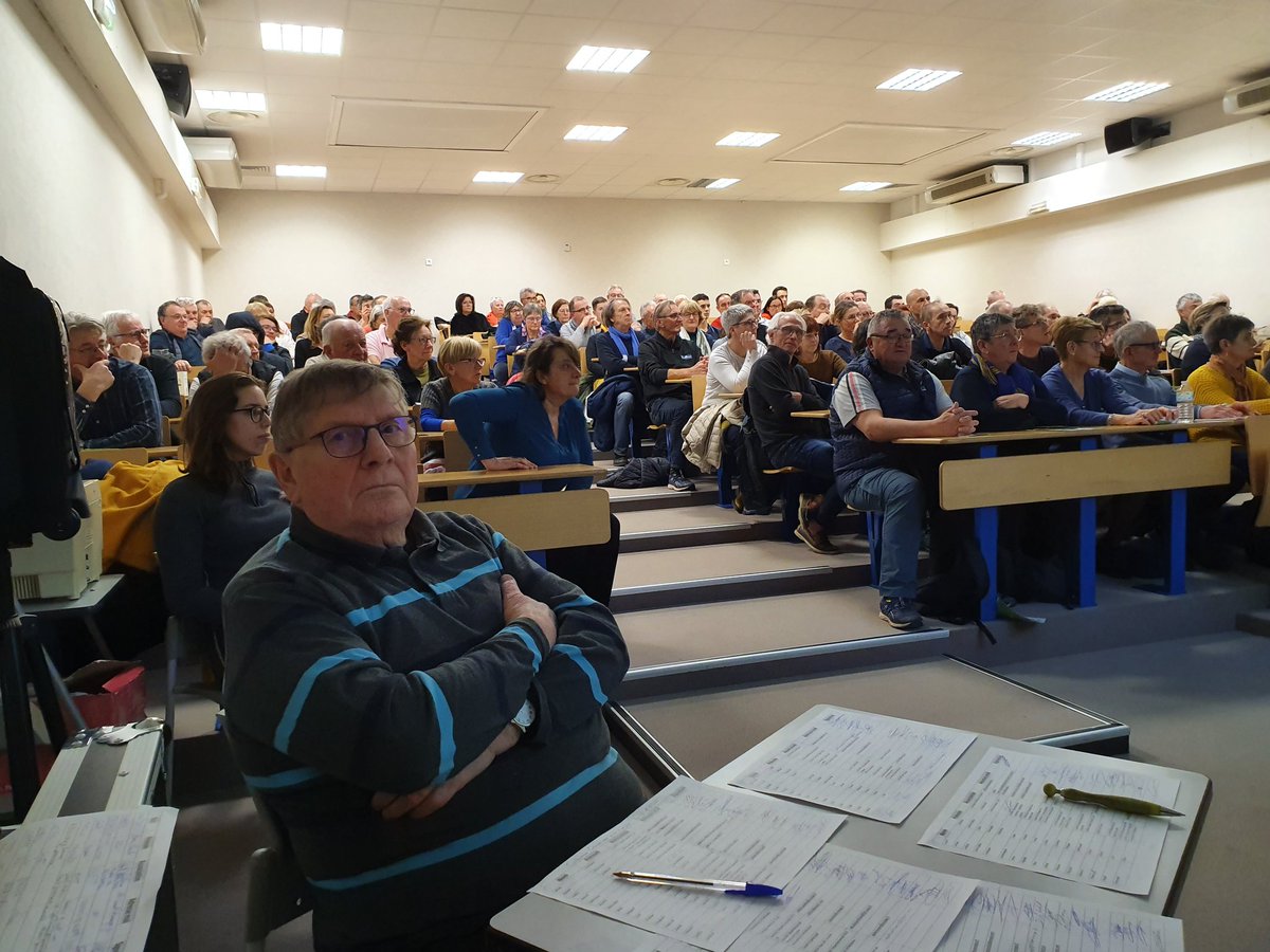 56Cdos's tweet photo. Plus de 100 participants à la réunion organisée par le comité départemental olympique et sportif du Morbihan à Vannes 
Le thème le Harcèlement moral physique et sexuel chez les sportifs
Intervenant Fabien Lefebvre de l'association le colosse aux pieds d'argile https://t.co/esimfXPa0n