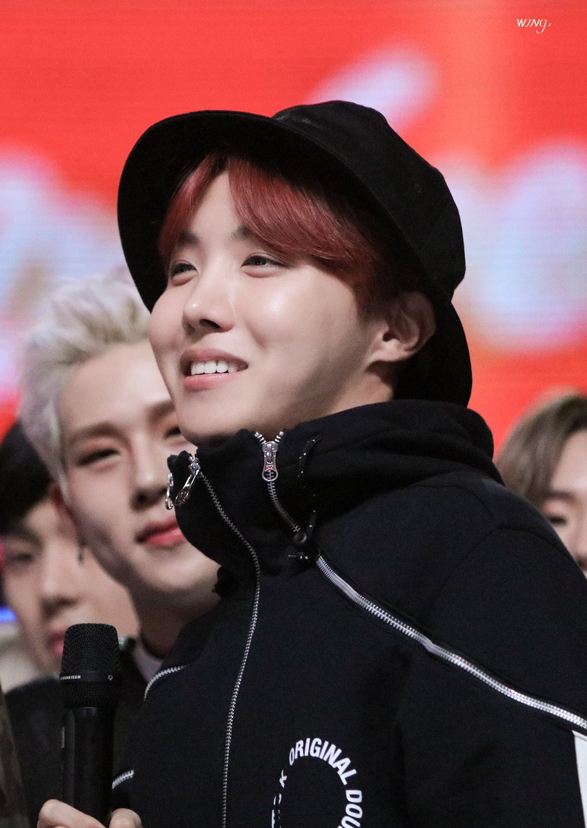 WINGz_BTS's tweet photo. #WINGz_FILM 
171231 가요대제전 보정🐿

홉데이 D-7
서울 카페전시액자에서 아쉽데 제외된 데이터들 공개합니다 ⁼̴̤̆◡̶͂⁼̴̤̆ 서울카페에서 진행되는 미니전시 많이많이 와주세요 💜

💓저장시 흔적, 사용시 출처남겨주세요

#BTS  #정호석 #호석 #jhope #호비 #보정 #방탄소년단 @BTS_twt https://t.co/Wz7VQRP7EP